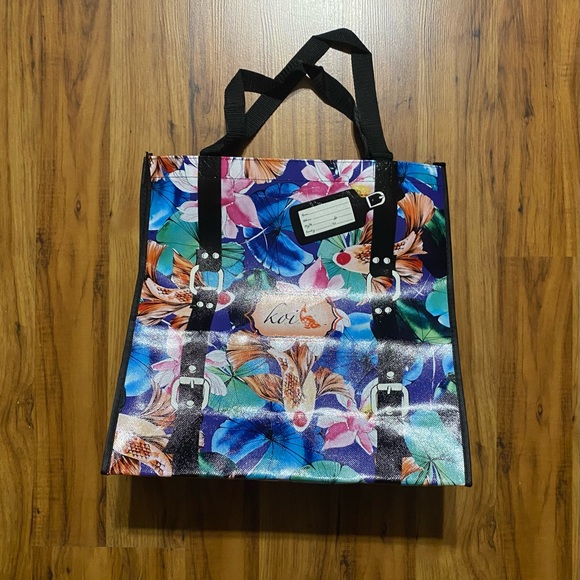 Aerie Reusable Shopping Bag Tote With 2 Reusable Koi Shopping Bag Totes (3) - Picture 8 of 16